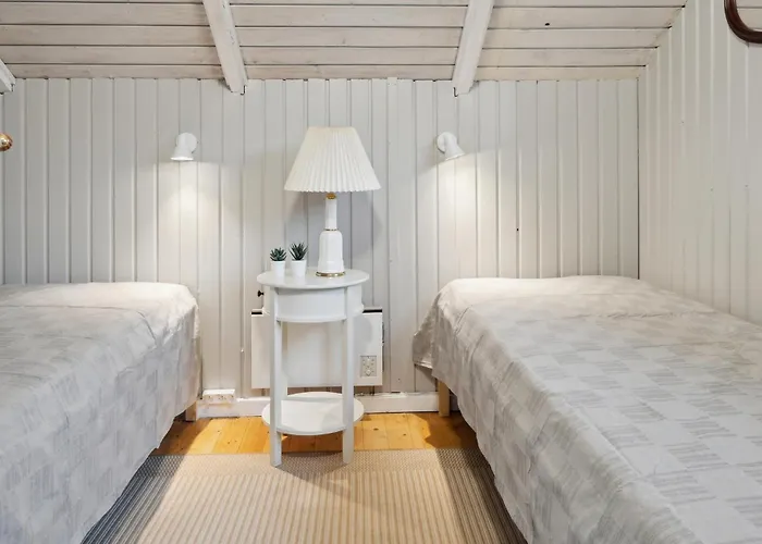 3 Bedroom Beautiful In Casa de Férias